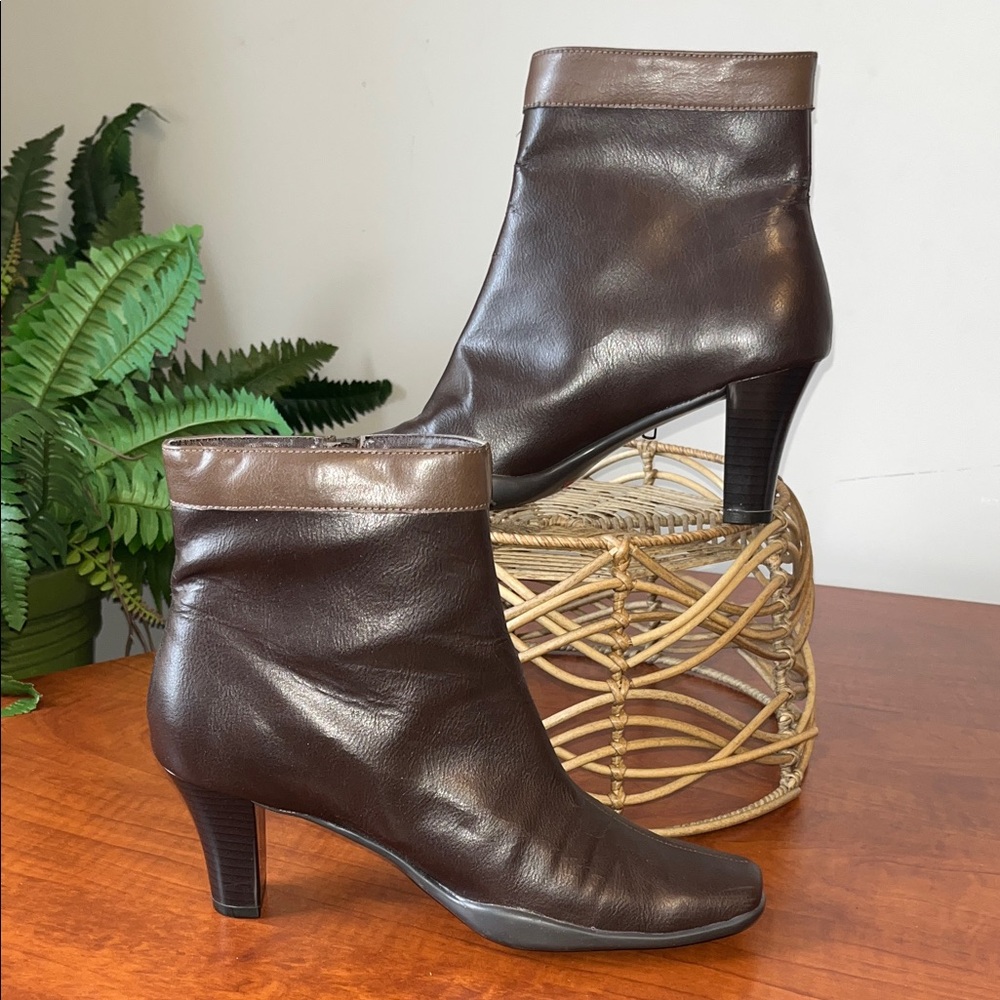 AEROSOLES Dark Brown and Tan Zip Heeled Ankle Bootie